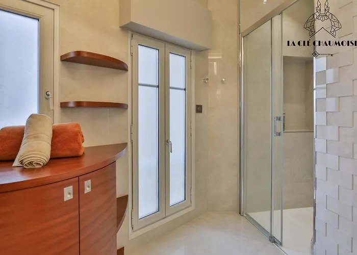 فيلة Des Palmiers *